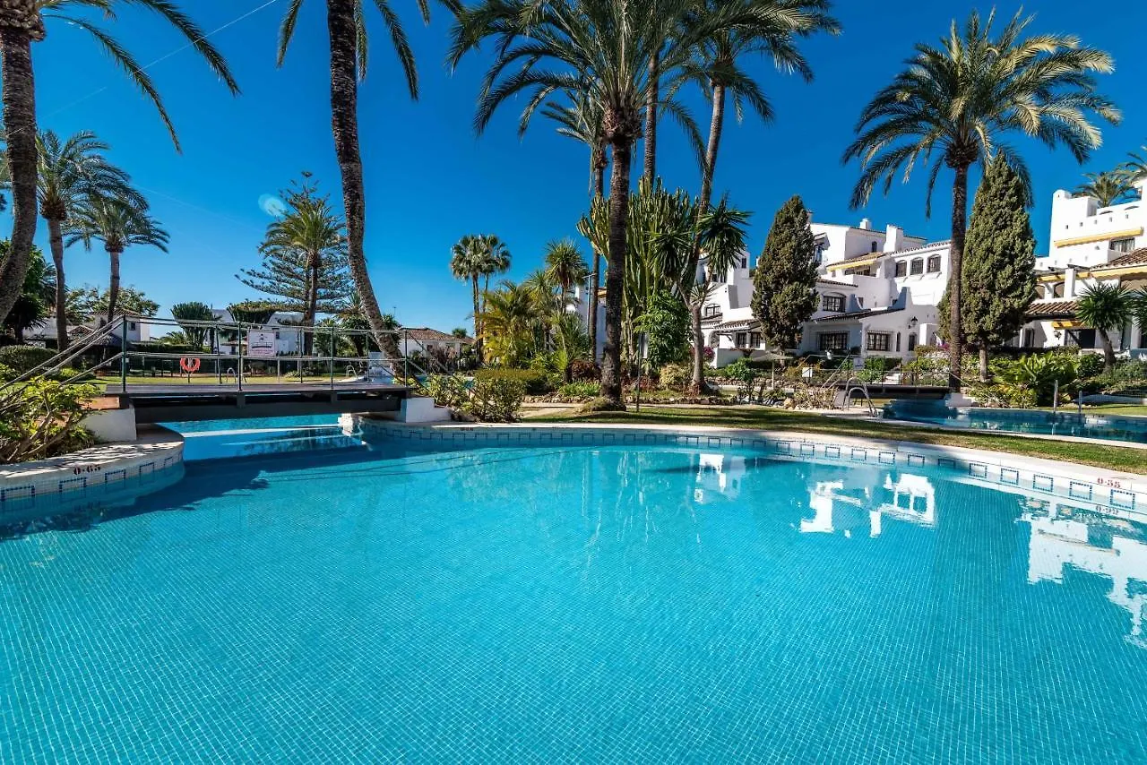 Apartment Newly Renovated 3 Bedroom Apt Next To Puerto Banus Marbella
