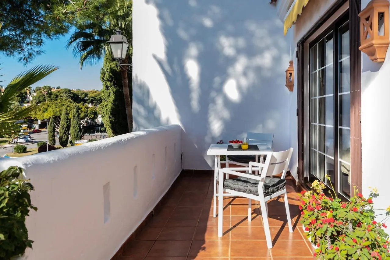 Newly Renovated 3 Bedroom Apt Next To Puerto Banus Marbella