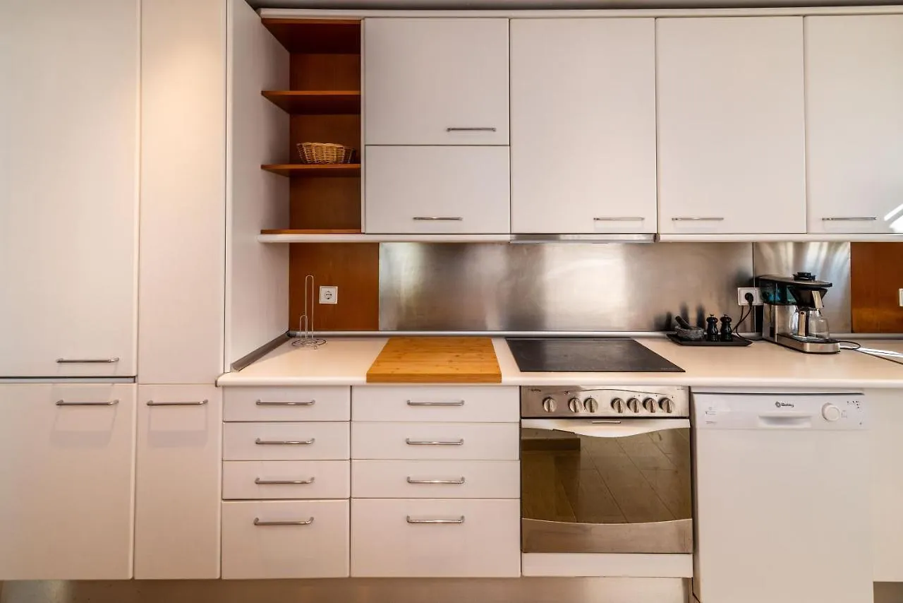 Apartment Newly Renovated 3 Bedroom Apt Next To Puerto Banus Marbella