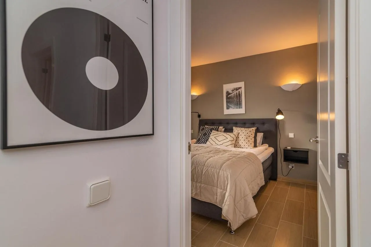 Apartment Newly Renovated 3 Bedroom Apt Next To Puerto Banus Marbella
