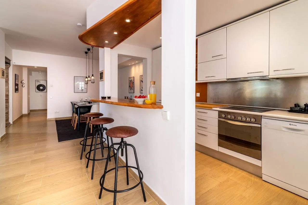 Newly Renovated 3 Bedroom Apt Next To Puerto Banus Marbella Apartment