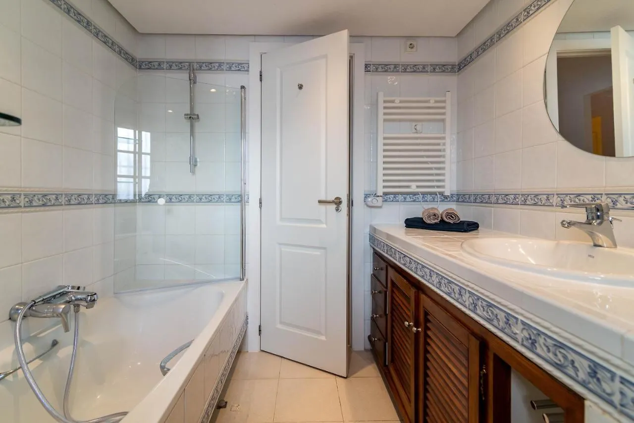 Apartment Newly Renovated 3 Bedroom Apt Next To Puerto Banus Marbella