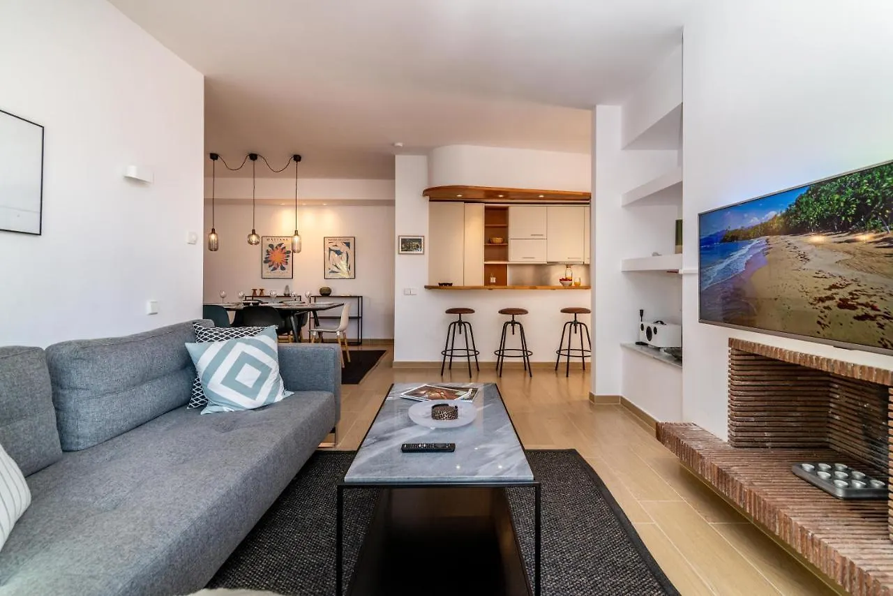 Newly Renovated 3 Bedroom Apt Next To Puerto Banus Marbella