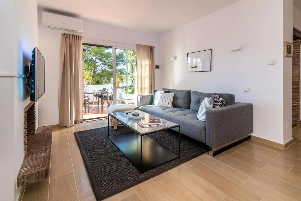 Newly Renovated 3 Bedroom Apt Next To Puerto Banus Marbella